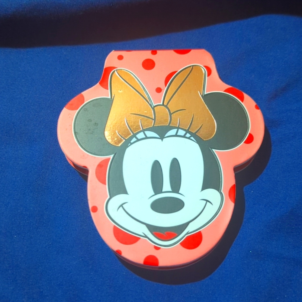 Revolution Disney’s Minnie Mouse x Makeup Revolution Steal The Show Blusher Duo